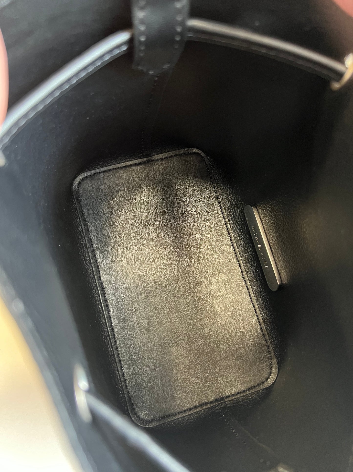 MICHAEL KORS Suri Bucket Bag